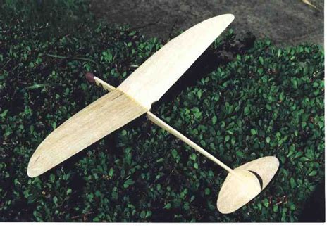 Thermal Scout - Hand Launched Glider,article and free plan. | Model airplanes, Paper glider, Gliders