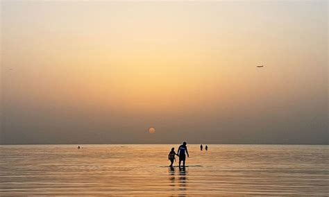 Al Wakrah Family Beach Qatar: BBQ + sunrise | Point and Shoot + Wanderlust