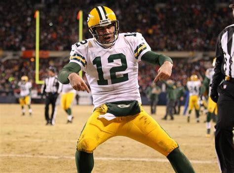 Aaron Rodgers throws touchdown pass to Randall Cobb to win game (GIF ...