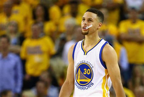 Steph Curry mouth guard going up for auction