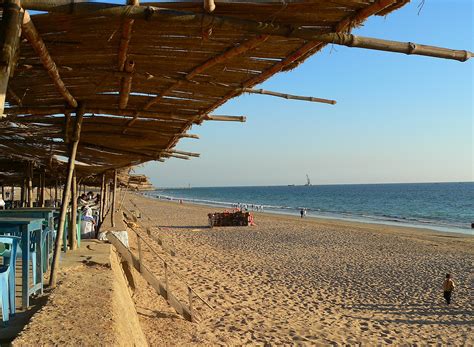 Why Should You Visit Manora Beach In Karachi? - Foodi Travellers