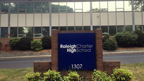 Raleigh Charter High School delayed Tuesday after bomb threat | News & Observer