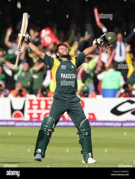 Shahid Afridi High Resolution Stock Photography and Images - Alamy