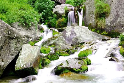 Jogini Waterfall, Manali | Trek Route, Best Time & Timings