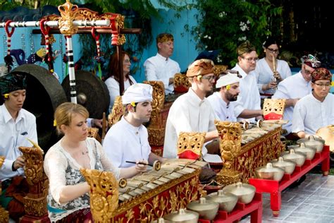 Hire Sanggar Tujunga Balinese Gamelan - Asian Entertainment in Tujunga ...