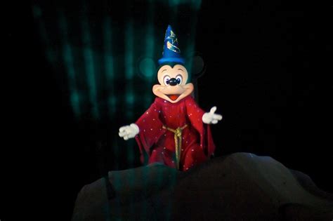 Fantasmic! at Disney Character Central