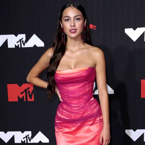 Good 4 U! Olivia Rodrigo Breaks Camera During 1st VMAs Performance ...