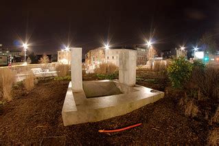 Installation de la roue aube place Saint-Hilaire | Installat… | Flickr