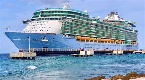 Royal Caribbean Cruise Ship Freedom Of The Seas