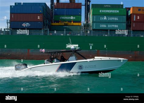 Border patrol boat hi-res stock photography and images - Alamy