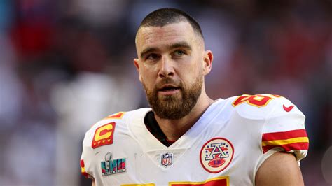 Travis Kelce Goes Viral After Absolutely Crushing It As 'SNL' Host