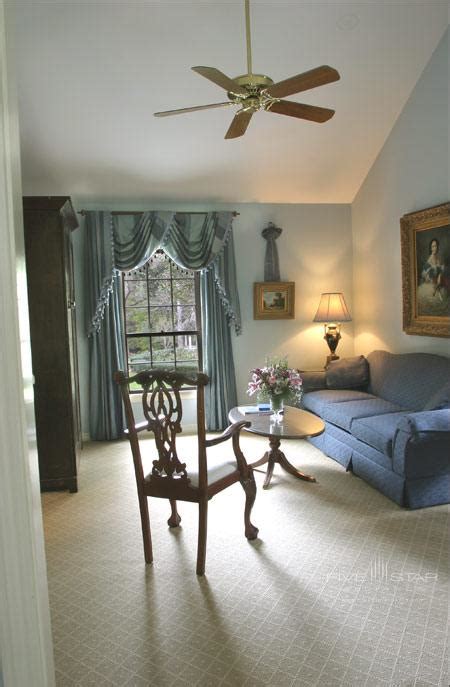 Photo Gallery for Monmouth Historic Inn in Natchez | Five Star Alliance