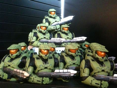 Grunt Plushies and 9 Other Things You Should Buy at Halo Fest | WIRED