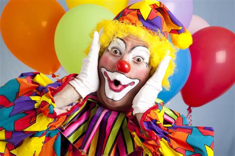 Clown Beaten Senseless After Failed Attempt at Scaring People [VIDEO]