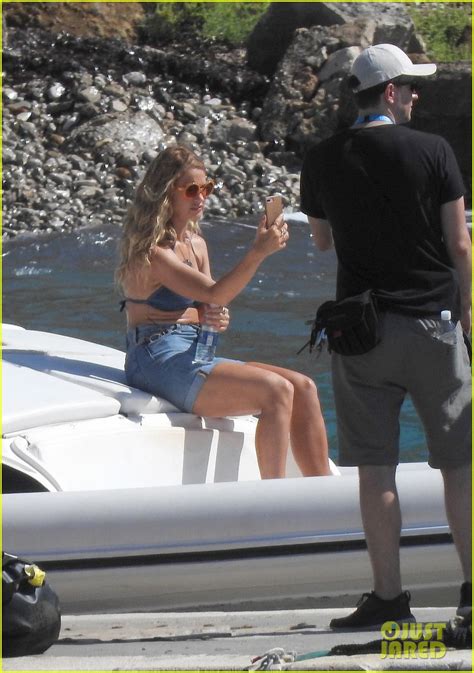 Lily James & Jeremy Irvine Film 'Mamma Mia' Sequel on a Boat!: Photo 3955872 | Jeremy Irvine ...