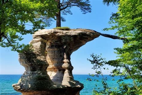 9 places to visit in Upper Peninsula: Circle the UP Michigan road trip around the Great Lakes! ⚓ ...