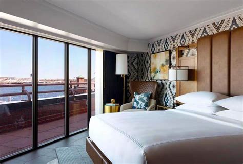 Boston Marriott Long Wharf | Waterfront Hotel | Boston Discovery Guide