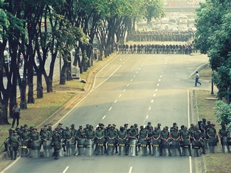 Foto: Melihat Kembali Tragedi Kelam Trisakti Mei 1998 | Tagar