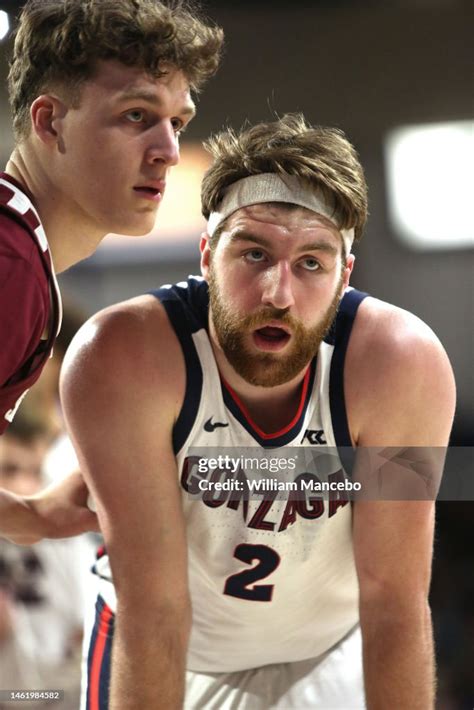 Drew Timme of the Gonzaga Bulldogs and Christoph Tilly of the Santa... News Photo - Getty Images