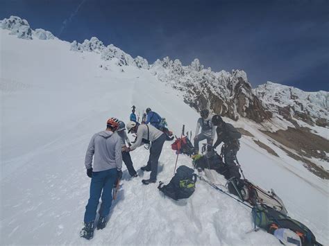 Man, 64, dies after Mount Hood climbing fall - oregonlive.com