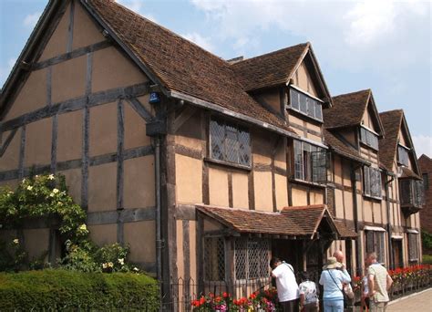 shakespeare's birthplace in stratford-upon-avon : william shakespeare ...