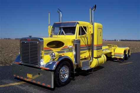 Peterbilt V12 1/25 Scale | Model truck kits, Trucks, Diesel trucks