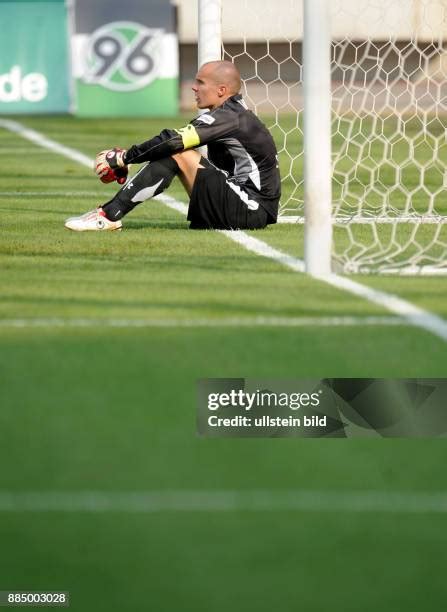 2,059 Robert Enke Photos & High Res Pictures - Getty Images