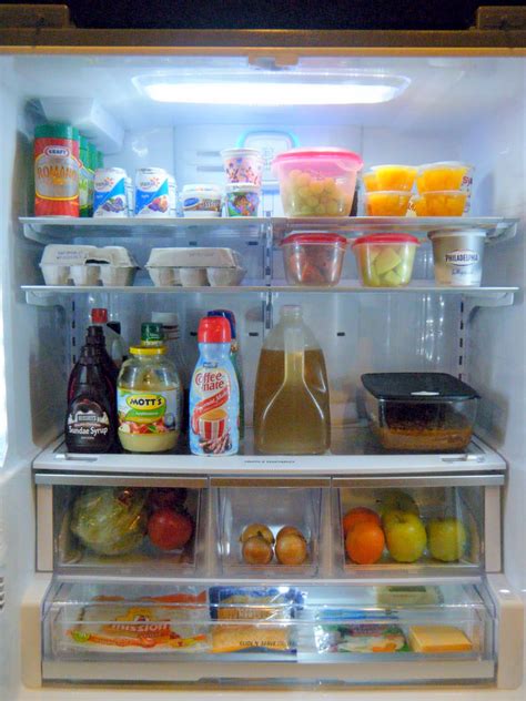 A Peek Inside...My Refrigerator [Afternoon]