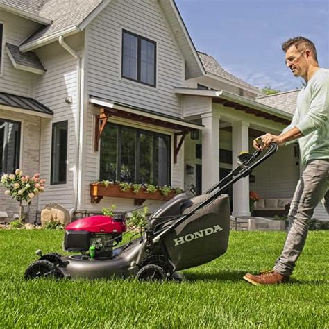 Honda HRC216HXA 21" Commercial Lawn Mower W/ Hydro Drive & Roto-Stop ...