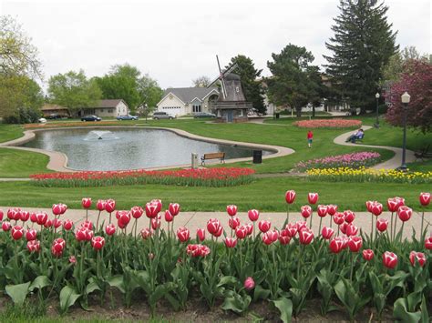 Tarra's Travels: Tulip Time in Pella, Iowa