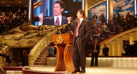 Joel Osteen opens Houston megachurch to flooded synagogue