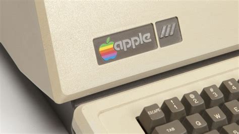 That Time Apple Told Apple III Customers to Drop Their Computers