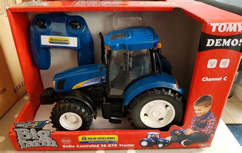 Britains New Holland T6070 Remote Control Tractor 1/16 scale - SPS Parts