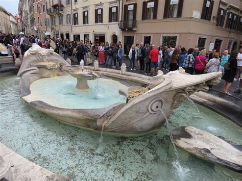 Fontana della Barcaccia (Rome) - 2019 All You Need to Know BEFORE You Go (with Photos) - TripAdvisor