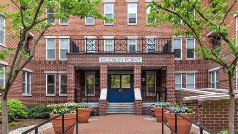 Hudson Point Apartments - Downtown Jersey City - 131 Dudley St. | EquityApartments.com