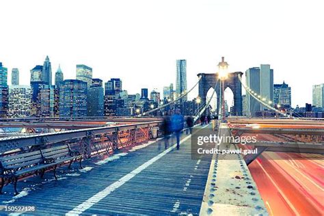 586 Brooklyn Bridge Night Scene Blurred Lights Stock Photos, High-Res ...