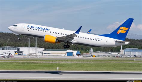 TF-ICU - Icelandair Boeing 737-8 MAX at Bergen - Flesland | Photo ID 1280556 | Airplane-Pictures.net