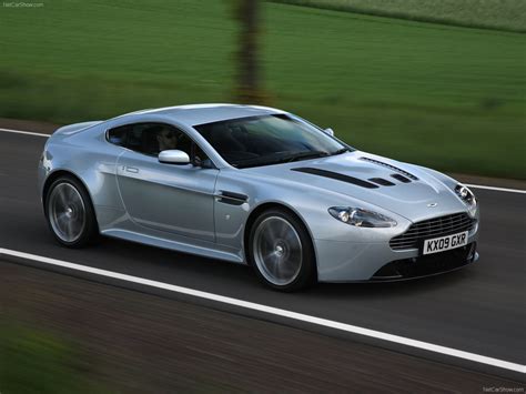 Aston Martin Vantage V12 Review images