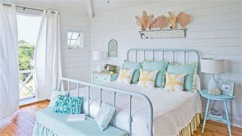 40 Beach Themed Bedrooms to Take You Away