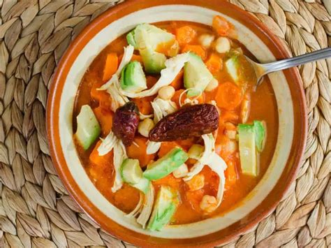 Receta de caldo tlalpeño: delicioso y fácil de hacer | CocinaDelirante