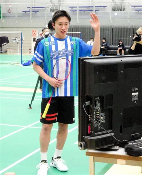 Kento Momota Teaches Badminton Through Remote Video - BadmintonPlanet.com