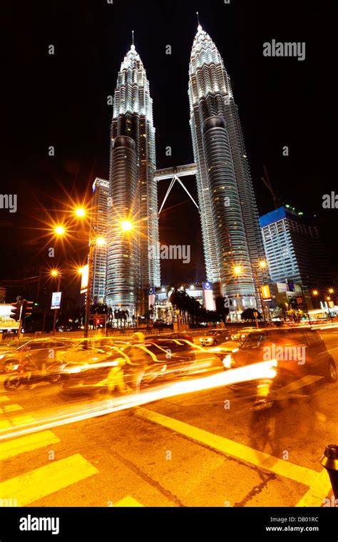 The Petronas Towers at night Stock Photo - Alamy