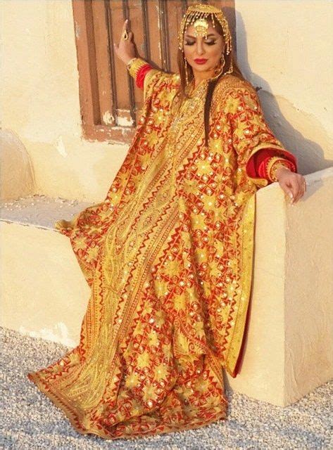 Traditional khaleeji dress (thobe). | Arab fashion, Traditional dresses ...