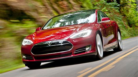 Tesla begins selling the Model S in China