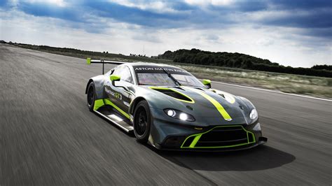 Aston Martin Vantage GT3 and GT4 customer race cars revealed