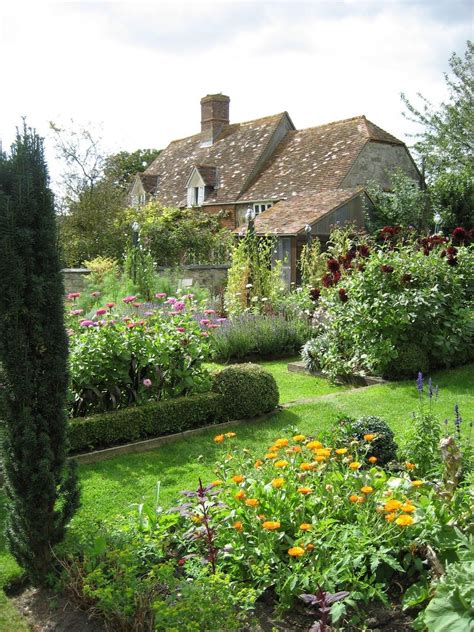 English Cottage Garden Design - Image to u