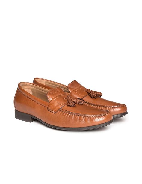 Buy Johnston & Murphy Men Tasselled Leather Loafers - NNNOW.com