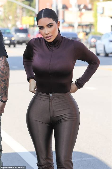 Kim Kardashian and Khloe look stylish while filming Keeping Up With the ...