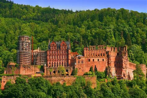 Heidelberg Castle ruin, the most famous of the world, soon surrounded ...