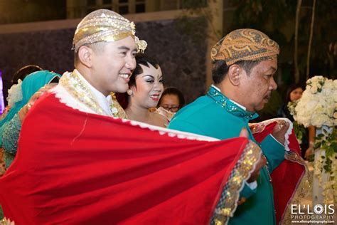 Traditional Javanese Wedding with Modern Twist - Bridestory Blog